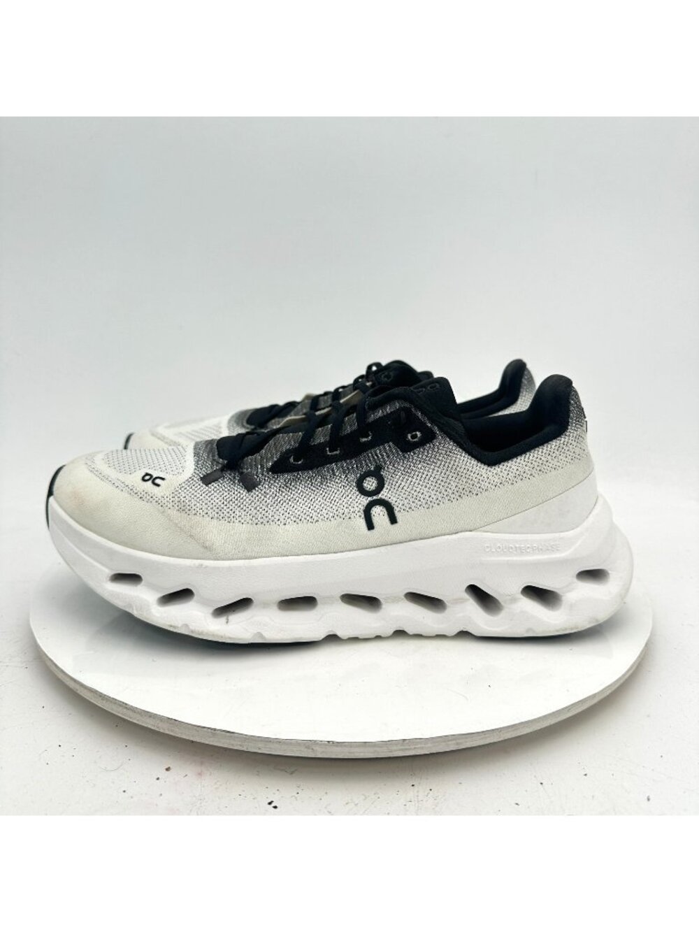 On Cloudtilt Swiss Engineering Women Size 9 3WE10051430 Black Ivory Shoes